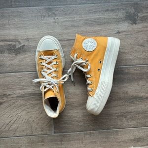 Hightop, platform, yellow converse